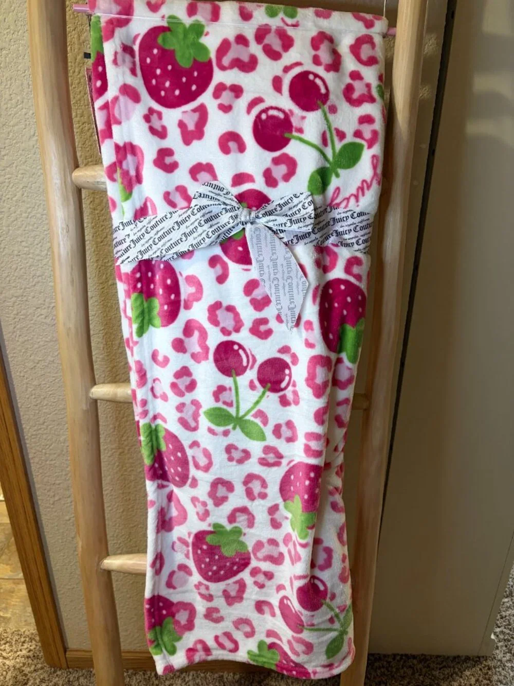 Juicy Couture Strawberry Cherry Leopard Plush Throw Blanket 50x70 NWT